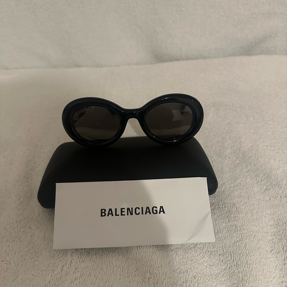 BALENCIAGA Sunglasses Authentic - Picture 11 of 11